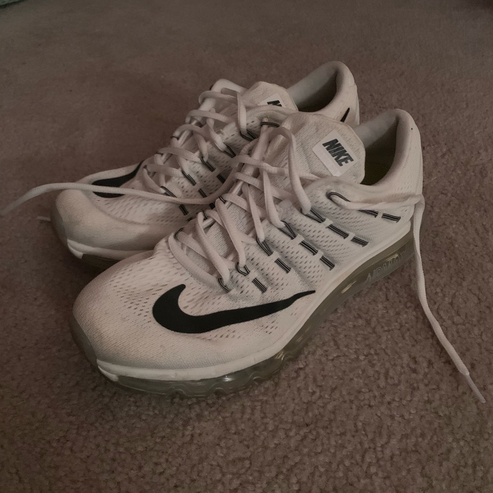 Nike Airmaxes